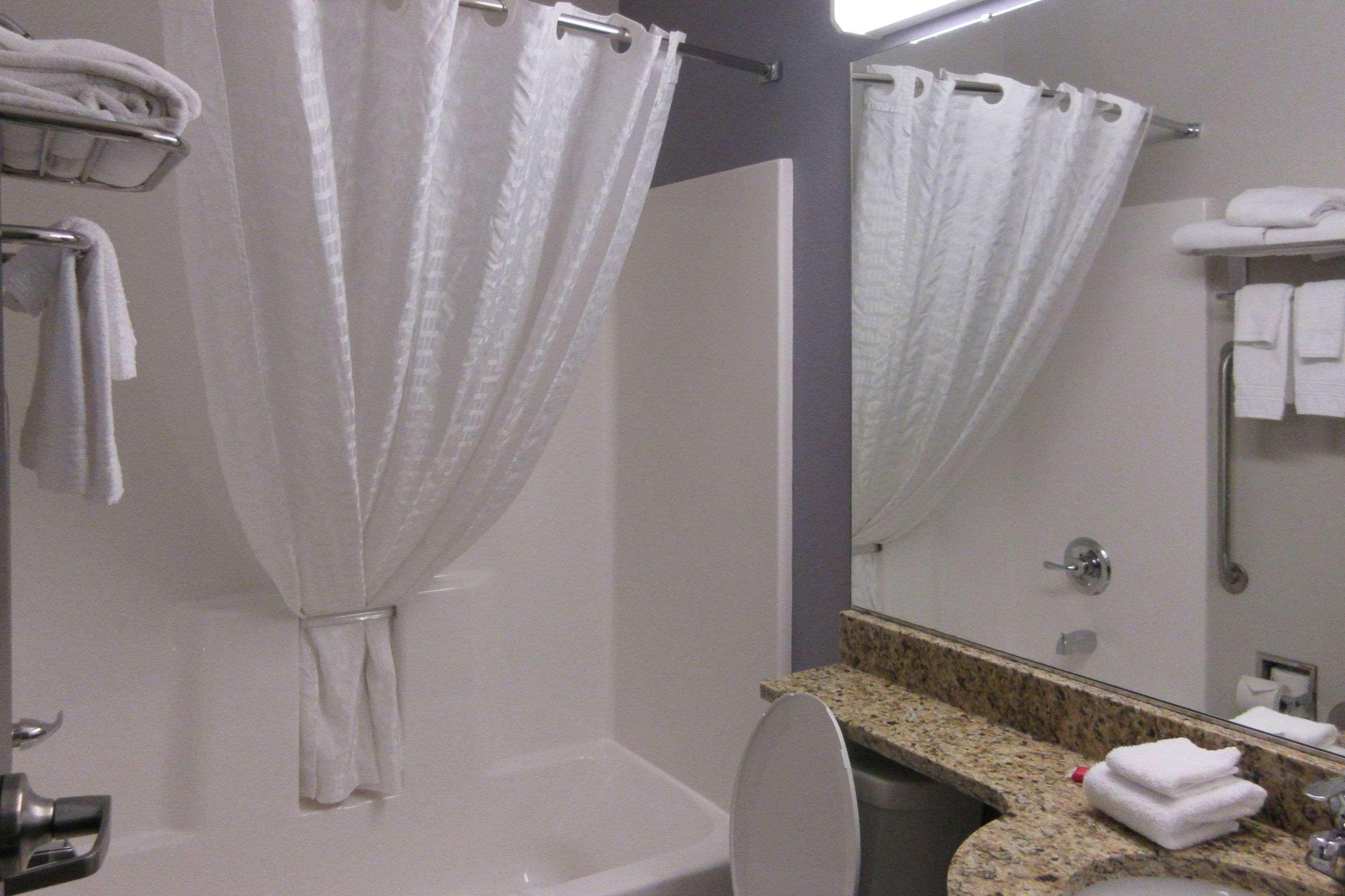 Quality Inn & Suites Caldwell I-77 Dış mekan fotoğraf